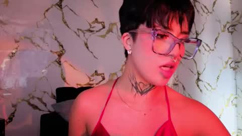 Snapshot of rebeka_baker chatting on December 17, 2025, 8:04 pm REBEKA online show from December 17, 2025, 8:04 pm