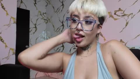 REBEKA online show from April 5, 2026, 1:36 am