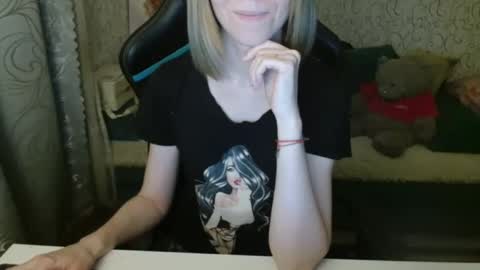 Snapshot of rebesaolset chatting on October 9, 2025, 3:21 pm RebesaOlset online show from October 9, 2025, 3:21 pm