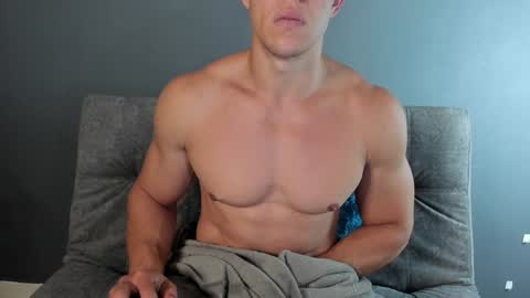 twitter REECET26 instagram RECCETAYLOR online show from January 25, 2025, 11:13 am