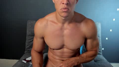 twitter REECET26 instagram RECCETAYLOR online show from January 28, 2025, 12:11 pm