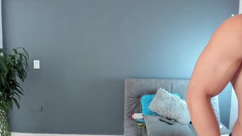 twitter REECET26 instagram RECCETAYLOR online show from February 2, 2025, 4:22 pm