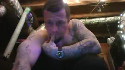 recka810 online show from February 22, 2025, 9:56 am