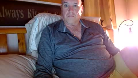 Snapshot of recman15 chatting on October 25, 2025, 3:03 am Mtn. Man online show from October 25, 2025, 3:03 am