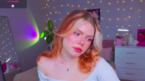red__candy online show from April 12, 2026, 11:04 am