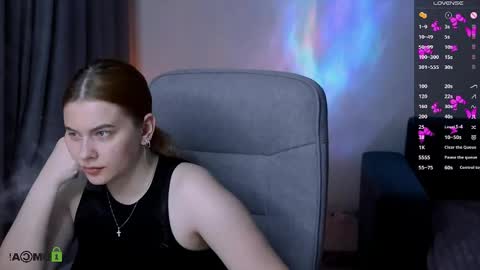 Snapshot of red__dizzy chatting on June 7, 2026, 7:39 pm red__dizzy online show from June 7, 2026, 7:39 pm