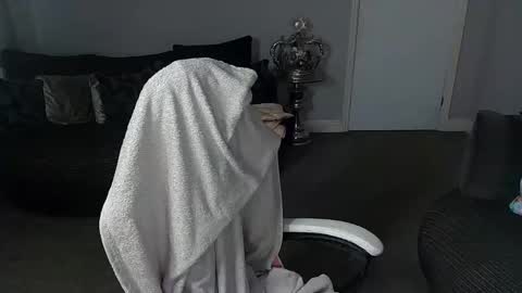 Snapshot of red_firesquirt chatting on February 12, 2025, 10:59 pm Red - online show from February 12, 2025, 10:59 pm