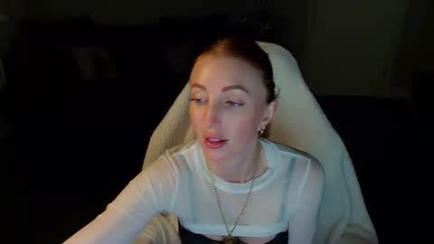 Snapshot of red_firesquirt chatting on November 5, 2025, 3:45 pm Red - online show from November 5, 2025, 3:45 pm