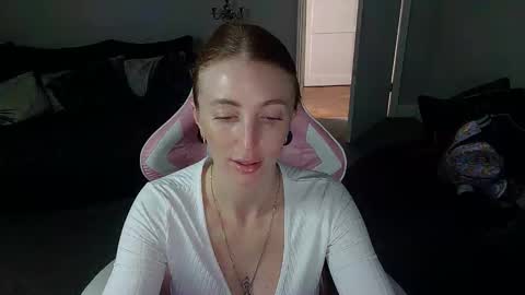 Snapshot of red_firesquirt chatting on March 11, 2026, 12:22 pm Red - online show from March 11, 2026, 12:22 pm