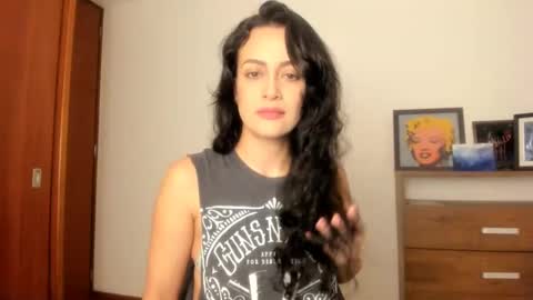 Snapshot of red_flower203 chatting on December 11, 2024, 3:02 am red_flower203 online show from December 11, 2024, 3:02 am