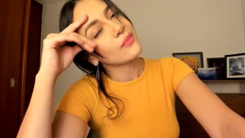 Snapshot of red_flower203 chatting on December 15, 2024, 4:07 am red_flower203 online show from December 15, 2024, 4:07 am