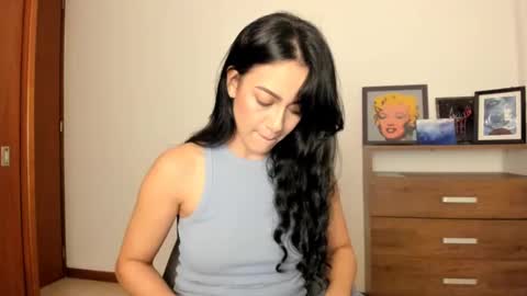 Snapshot of red_flower203 chatting on December 19, 2024, 4:02 am red_flower203 online show from December 19, 2024, 4:02 am