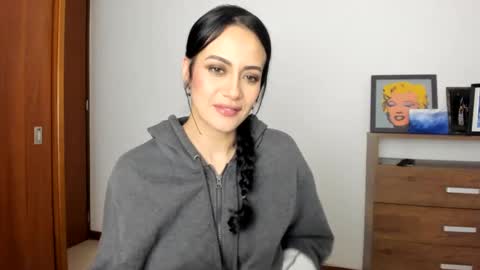 Snapshot of red_flower203 chatting on January 11, 2025, 1:27 am red_flower203 online show from January 11, 2025, 1:27 am