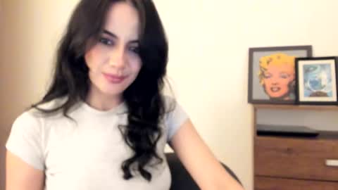 red_flower203 online show from January 14, 2026, 1:00 am