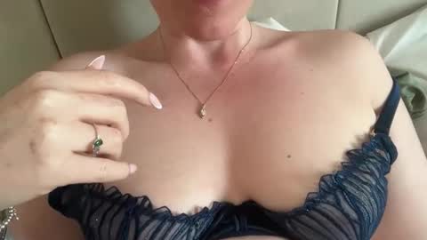 Snapshot of red_head_rosie_69 chatting on May 29, 2026, 7:01 pm Rosie online show from May 29, 2026, 7:01 pm