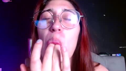 Snapshot of red_moonn chatting on June 19, 2026, 7:01 am IG OF red moonn online show from June 19, 2026, 7:01 am