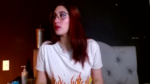 Snapshot of red_moonn chatting on July 3, 2026, 5:14 am IG OF red moonn online show from July 3, 2026, 5:14 am