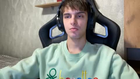 Snapshot of redbullshine chatting on October 7, 2025, 1:58 am redbullshine online show from October 7, 2025, 1:58 am