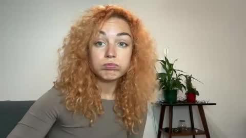 reddgirll online show from February 19, 2025, 5:38 pm