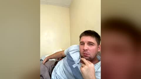 Snapshot of reddrockett69 chatting on June 19, 2026, 7:39 pm Ali j online show from June 19, 2026, 7:39 pm