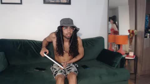 redfloweer online show from February 1, 2025, 10:34 pm