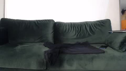 redfloweer online show from February 16, 2025, 11:59 pm