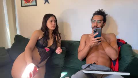 Snapshot of redfloweer chatting on May 12, 2026, 3:20 pm redfloweer online show from May 12, 2026, 3:20 pm
