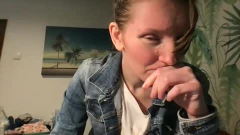 Snapshot of redfoxofficial chatting on November 29, 2025, 10:51 am Redfox online show from November 29, 2025, 10:51 am