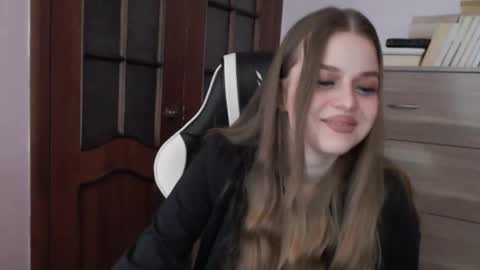 Lily online show from February 3, 2026, 2:21 am