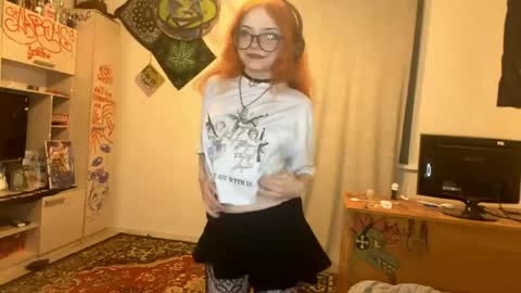 Snapshot of redheadcatxd chatting on May 21, 2026, 10:39 pm Eva online show from May 21, 2026, 10:39 pm