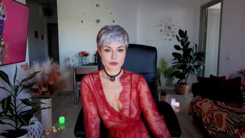 Snapshot of redhotline chatting on October 26, 2025, 12:22 pm Alex online show from October 26, 2025, 12:22 pm