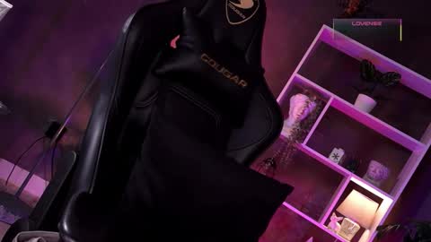 Snapshot of redjasmine_ chatting on October 5, 2025, 1:37 am Red Jasmine online show from October 5, 2025, 1:37 am