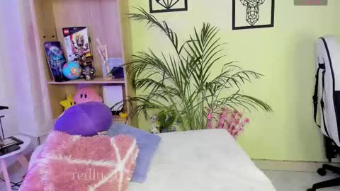 Snapshot of redlu_1 chatting on March 7, 2025, 4:24 am Lu Independiet model online show from March 7, 2025, 4:24 am