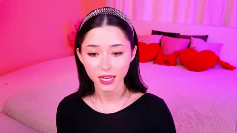 Kiara online show from May 13, 2026, 3:53 pm