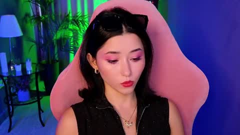 Snapshot of redmidnight_ chatting on June 19, 2026, 3:38 pm Kiara online show from June 19, 2026, 3:38 pm