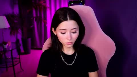Snapshot of redmidnight_ chatting on July 14, 2026, 8:47 pm Kiara online show from July 14, 2026, 8:47 pm