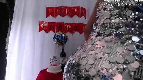 Snapshot of redroomxx chatting on June 16, 2026, 5:15 pm MIA online show from June 16, 2026, 5:15 pm