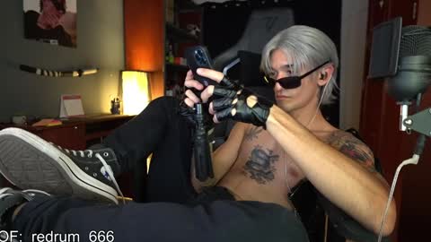 Red online show from February 4, 2025, 9:52 pm