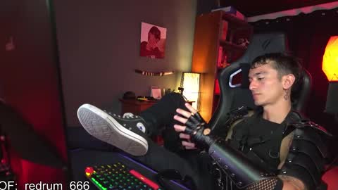 Red online show from March 6, 2025, 7:43 pm