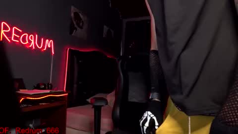 Red online show from September 26, 2025, 5:28 pm