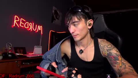 Red online show from October 7, 2025, 6:16 pm