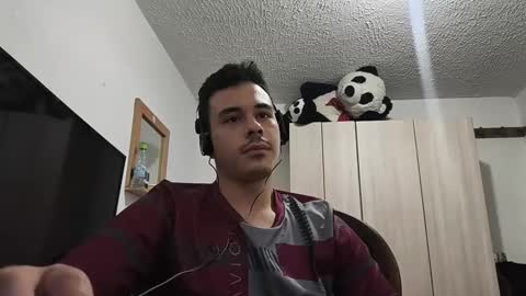 Snapshot of redsoul951869 chatting on September 19, 2025, 4:14 am RedsoulReaver online show from September 19, 2025, 4:14 am