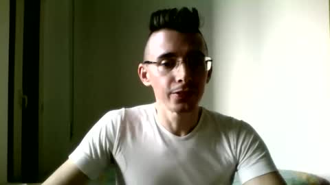 Snapshot of redstep0 chatting on November 5, 2025, 1:55 pm redstep0 online show from November 5, 2025, 1:55 pm