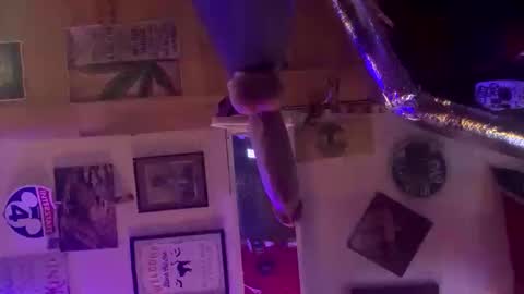 Snapshot of reeferleefer chatting on December 19, 2025, 4:08 am Lee online show from December 19, 2025, 4:08 am