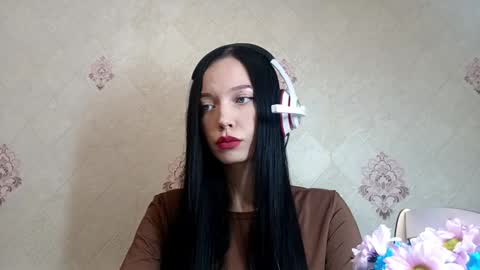 Mia online show from March 18, 2026, 8:17 am