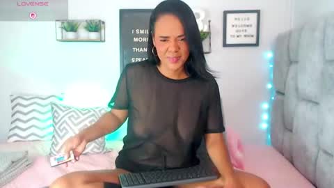 regina1819 online show from July 24, 2026, 1:25 am