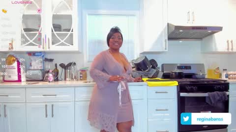 Snapshot of reginabanx chatting on December 14, 2025, 11:31 pm reginabanx online show from December 14, 2025, 11:31 pm