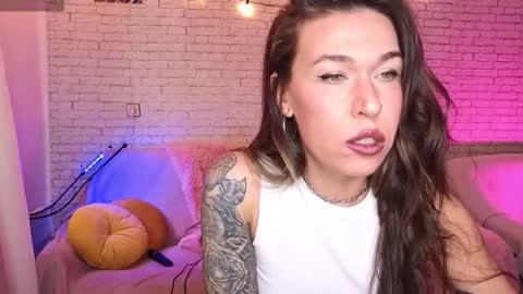 ReginaHawkinss online show from October 20, 2025, 9:10 am