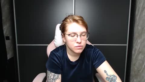 Snapshot of reginasmilee chatting on February 12, 2025, 3:51 am Regina online show from February 12, 2025, 3:51 am