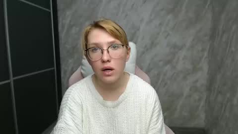 Snapshot of reginasmilee chatting on February 20, 2025, 3:30 pm Regina online show from February 20, 2025, 3:30 pm